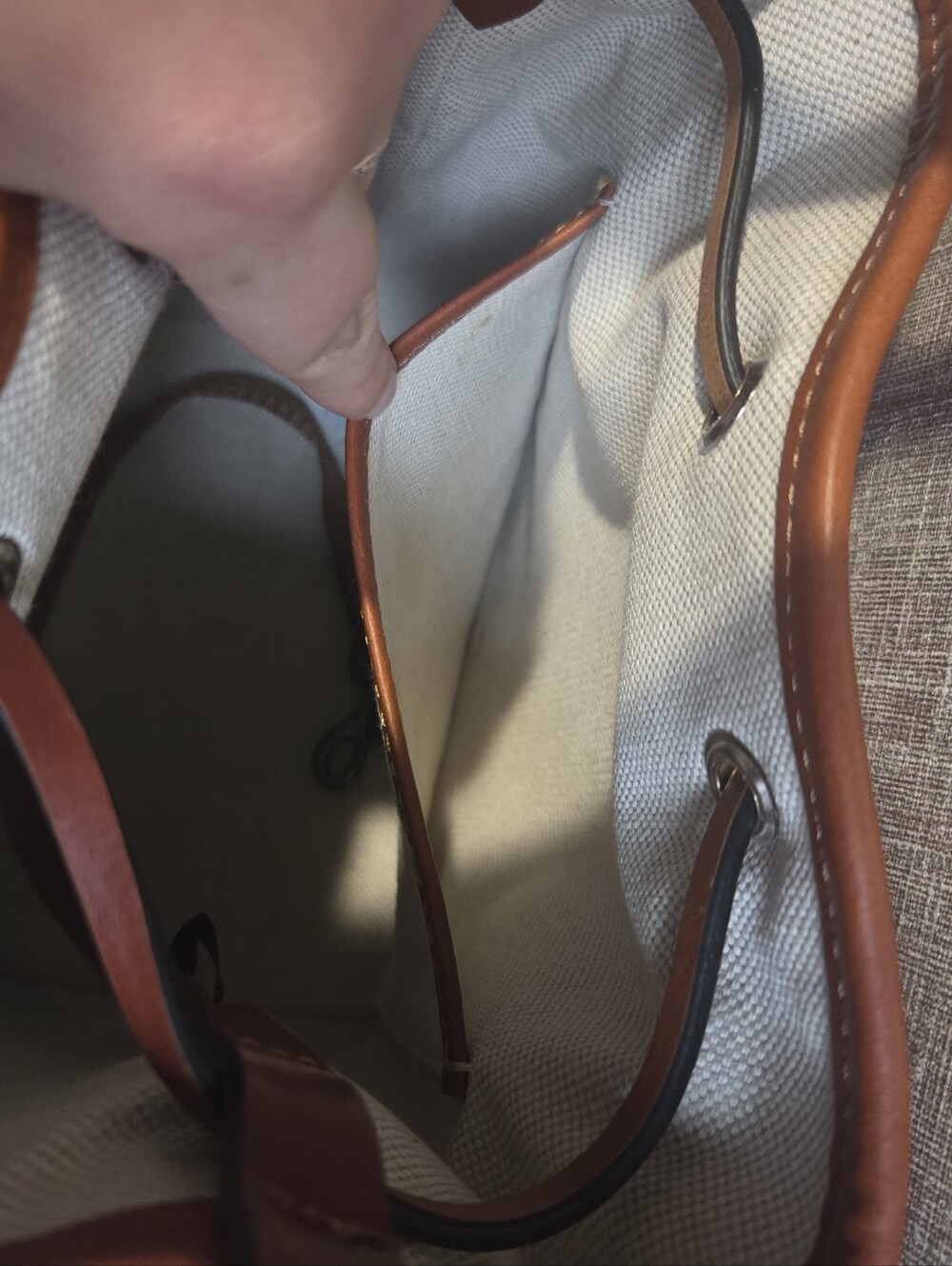 Dooney & Bourke Red Pebbled Leather Bucket Crossbody with Tan Trim - Picture 4 of 4